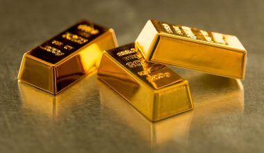 Χρυσός: Πτώση σε χαμηλό δύο μηνών – Ενισχύεται το δολάριο