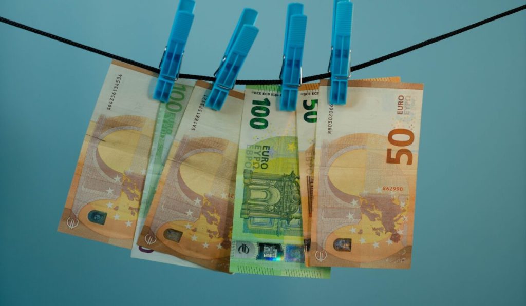 Η ΑΑΔΕ και ο e-ΕΦΚΑ θα δημοσιεύσουν τη λίστα με τους μεγαλοοφειλέτες – Ποιοι εξαιρούνται