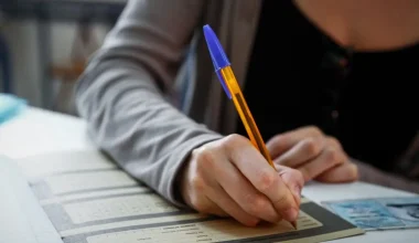 Πανελλήνιες 2026: Πώς οι γονείς μπορούν να στηρίξουν ψυχολογικά τους υποψηφίους – Τι δεν πρέπει να λένε