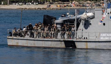 Δεν προλαβαίνει να περισυλλέξει παράνομους μετανάστες στα νότια της Κρήτης το Λιμενικό – 800 σε μία ημέρα