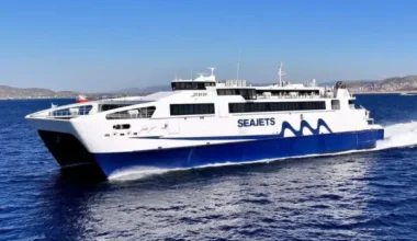 Μπλοκαρίστηκε επί 40 λεπτά στο λιμάνι της Σύρου το πλοίο… της Seajets