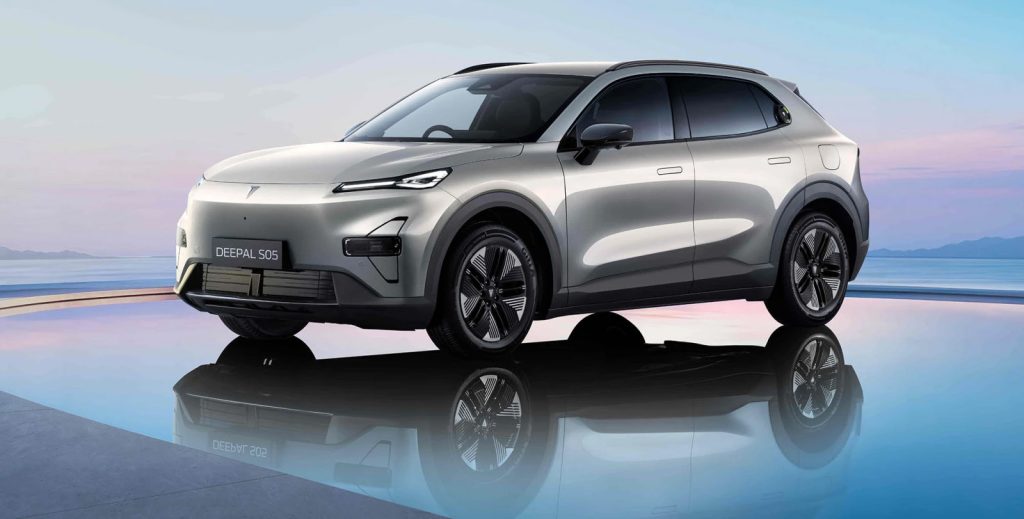 Deepal S05 Plug-in Hybrid: Σε δελεαστική τιμή και ηλεκτρική αυτονομία ≈100 km