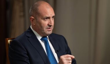 Το μήνυμα των Βρυξελλών στην νέα κυβέρνηση της Βουλγαρίας: «Καταπολεμήστε τη διαφθορά αλλιώς δεν έχει κονδύλια»