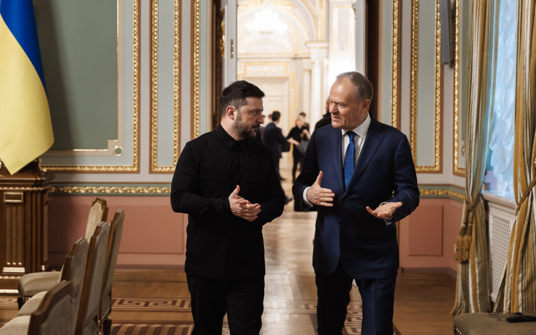 Ο Ν.Τουσκ «τραβά το αυτί» στον Ζελένσκι: Η κίνηση του Κιέβου που εξόργισε την Βαρσοβία – «Ρήγμα» στις σχέσεις τους
