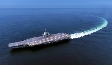Η Κίνα ετοιμάζει «μυστικό» πυρηνικό αεροπλανοφόρο στο Νταλιάν – Δείτε φωτογραφίες