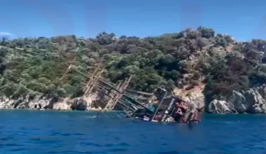 Τουρκία: Βυθίστηκε τουριστικό «πειρατικό» σκάφος με 148 επιβάτες ανοιχτά της Μαρμαρίδας (βίντεο)