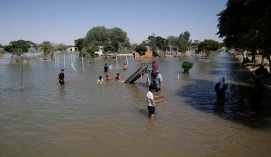 Συρία: Υπερχείλισε ο Ευφράτης ποταμός – Eκκενώνονται περιοχές (βίντεο)