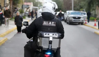 Μεγάλη αστυνομική επιχείρηση στη Θεσσαλονίκη: Έλεγχοι σε δεκάδες ανήλικα κι επτά καταστήματα