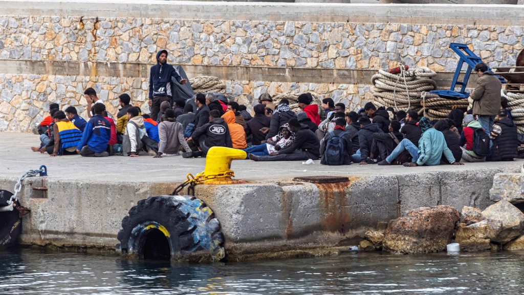 Νέα καραβιά παράνομων μεταναστών έφτασε στην Γαύδο: Πληροφορίες ότι είναι μόνο άνδρες