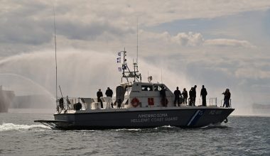 Σύγκρουση σκαφών στη Μαρίνα Ζέας: Τουριστικό έπεσε πάνω σε αλιευτικό – Ολοκληρωτική καταστροφή του ψαροκάικου
