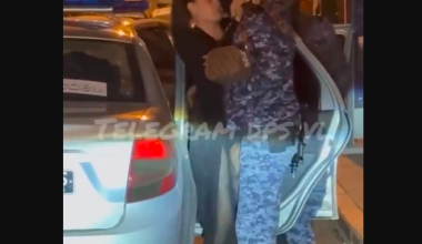 Ρωσίδα καλλονή έφερε σε δύσκολη θέση αστυνομικό στο Βλαδιβοστόκ – Δείτε βίντεο