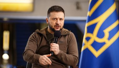 Β.Ζελένσκι: «Δεν έχουν απομείνει ασφαλείς δρόμοι για τον κατακτητή στα νότια και τα ανατολικά της χώρας μας»