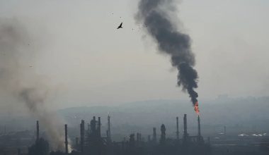 Ιρανικά ΜΜΕ έδωσαν στη δημοσιότητα βίντεο από ισραηλινή επιδρομή στις πετροχημικές εγκαταστάσεις της Ασαλούγιεχ