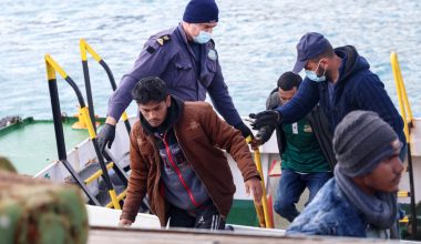 Νέα καραβιά 38 παράνομων αλλοδαπών ανοικτά της Γαύδου – Η πλειοψηφία είναι άντρες και έφηβοι