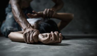 Σοκ και αποτροπιασμός στη Γαλλία: 19χρονος βίαζε τις ξαδέρφες του – Σοκάρουν οι καταγγελίες τους