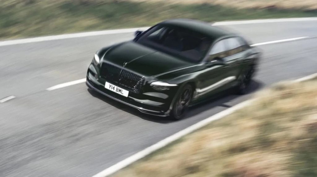 Bentley Flying Spur: Το facelift βάζει τέλος σε παράδοση 64 ετών