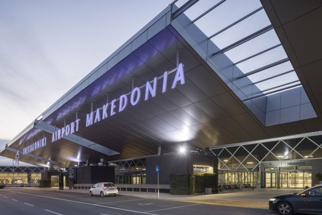 Ποινή φυλάκισης σε μεθυσμένο επιβάτη που προκάλεσε πανικό σε πτήση – Το αεροπλάνο προσγειώθηκε στο «Μακεδονία»
