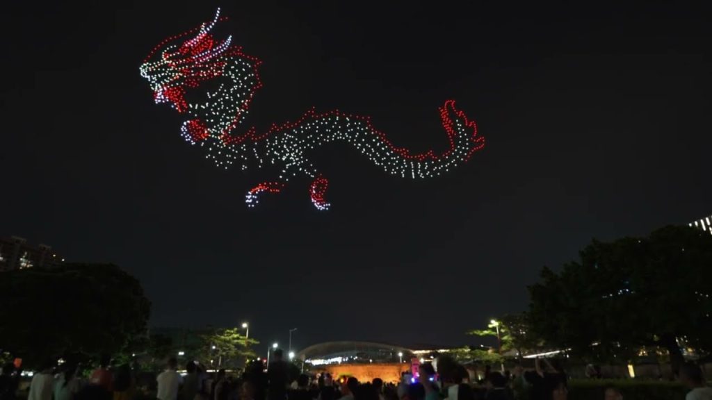 Εντυπωσιακό drone show στην Κίνα: Δημιούργησαν  «ιπτάμενο δράκο» με απόλυτο συντονισμό