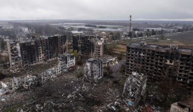 Βίντεο: Οι Ρώσοι βομβαρδίζουν τους τελευταίους Ουκρανούς με λευκό φώσφορο