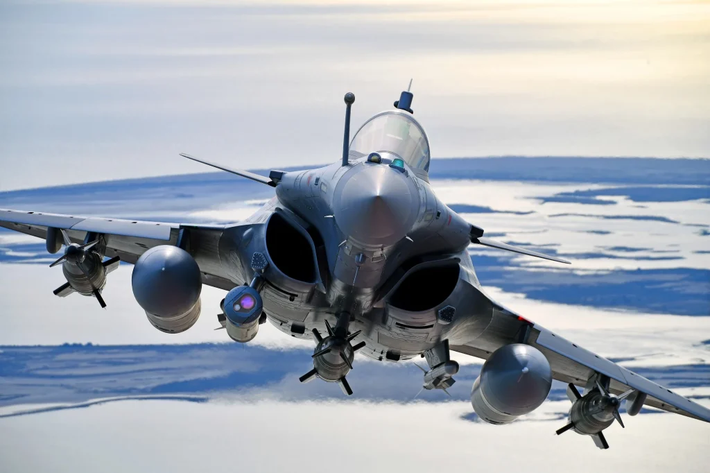 «Αερομαχίες» γαλλικών Rafale με ρωσικά μαχητικά στην Βαλτική