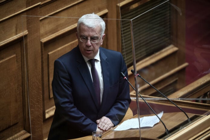 Επίθεση από ομάδα δέκα κουκουλοφόρων δέχθηκε ο βουλευτής της ΝΔ Σ.Σιμόπουλος έξω από το σπίτι του