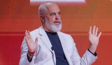 «Άσε με να τελειώσω!» – Ο Έντι Ράμα επιτέθηκε live σε δημοσιογράφο του CNN για τα projects του Jared Kushner