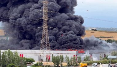 Τεράστια πυρκαγιά κατέκαψε το εργοστάσιο της Honda στην Βαρκελώνη – Δείτε βίντεο