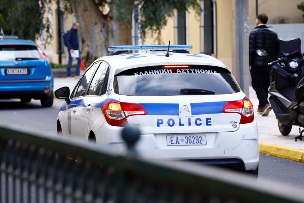 Χειροπέδες σε σπείρα Ρομά που παρίσταναν τους υπαλλήλους της ΔΕΔΔΗΕ για να εξαπατήσουν 38χρονο