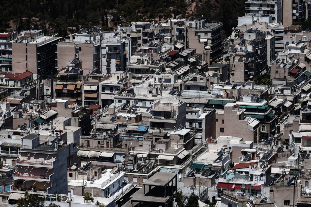 Αιφνιδιαστικές έφοδοι της ΕΛ.ΑΣ. σε πολεοδομίες της Αττικής παρουσία εισαγγελέα: Τουλάχιστον έξι συλλήψεις (upd)