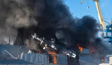 Ουκρανικά drones πλήττουν πάλι τη ρωσική ναυτική βάση στην Κροστάνδη! (βίντεο)