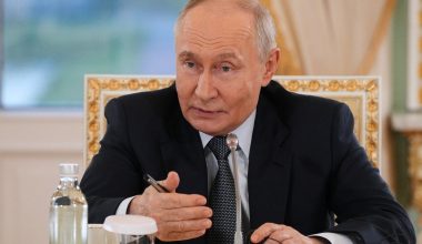 «Λαμβάνουν πληροφορίες από πολλούς δορυφόρους»: Η απάντηση του Β.Πούτιν στο εάν η Ρωσία βοηθά το Ιράν