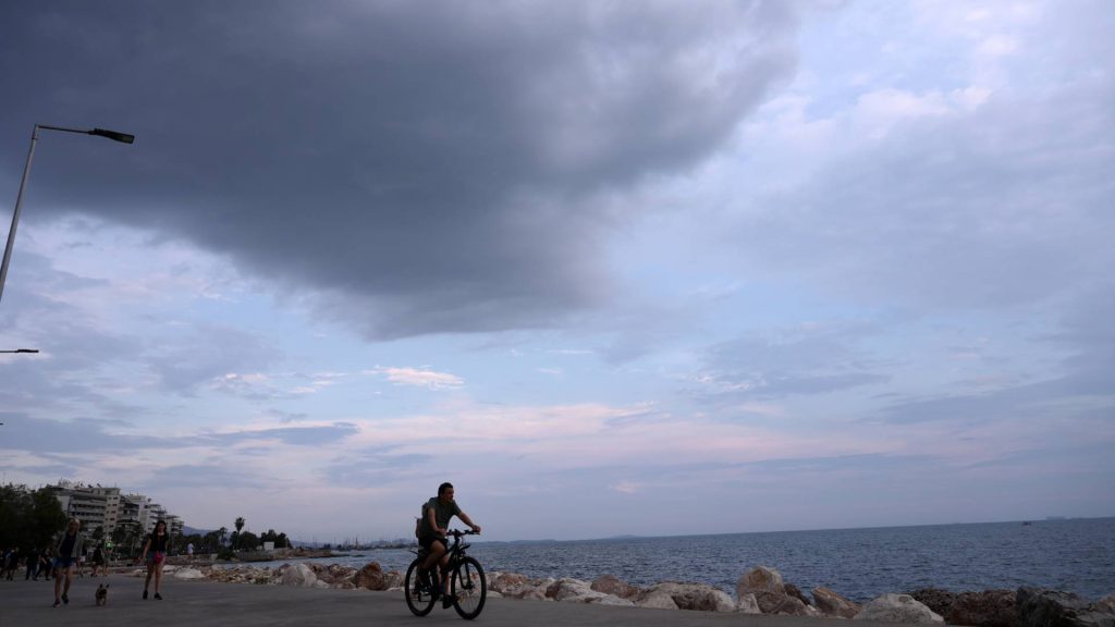 Καιρός: Αστάθεια από αύριο – Καταιγίδες και έντονη κεραυνική δραστηριότητα σε πολλές περιοχές της χώρας