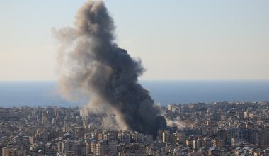 Το Ισραήλ εξαπέλυσε πλήγματα κατά της Χεζμπολάχ στη Βηρυτό μετά από εκτόξευση ρουκετών από τον Λίβανο