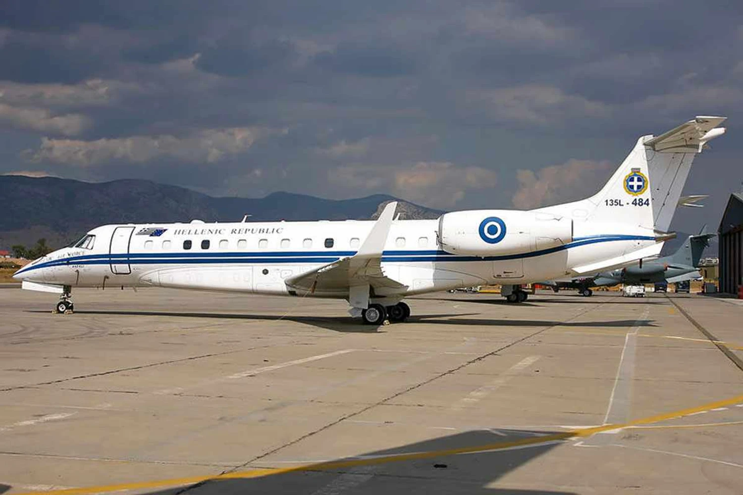 Οι αρχές του ψευδοκράτους επιχείρησαν να παρενοχλήσουν το αεροσκάφος του Νίκου Δένδια στην Κύπρο