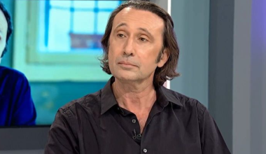Ρένος Χαραλαμπίδης: Ο γνωστός ηθοποιός αποκάλυψε την πρόταση που μετάνιωσε πολύ όταν την αρνήθηκε (βίντεο)