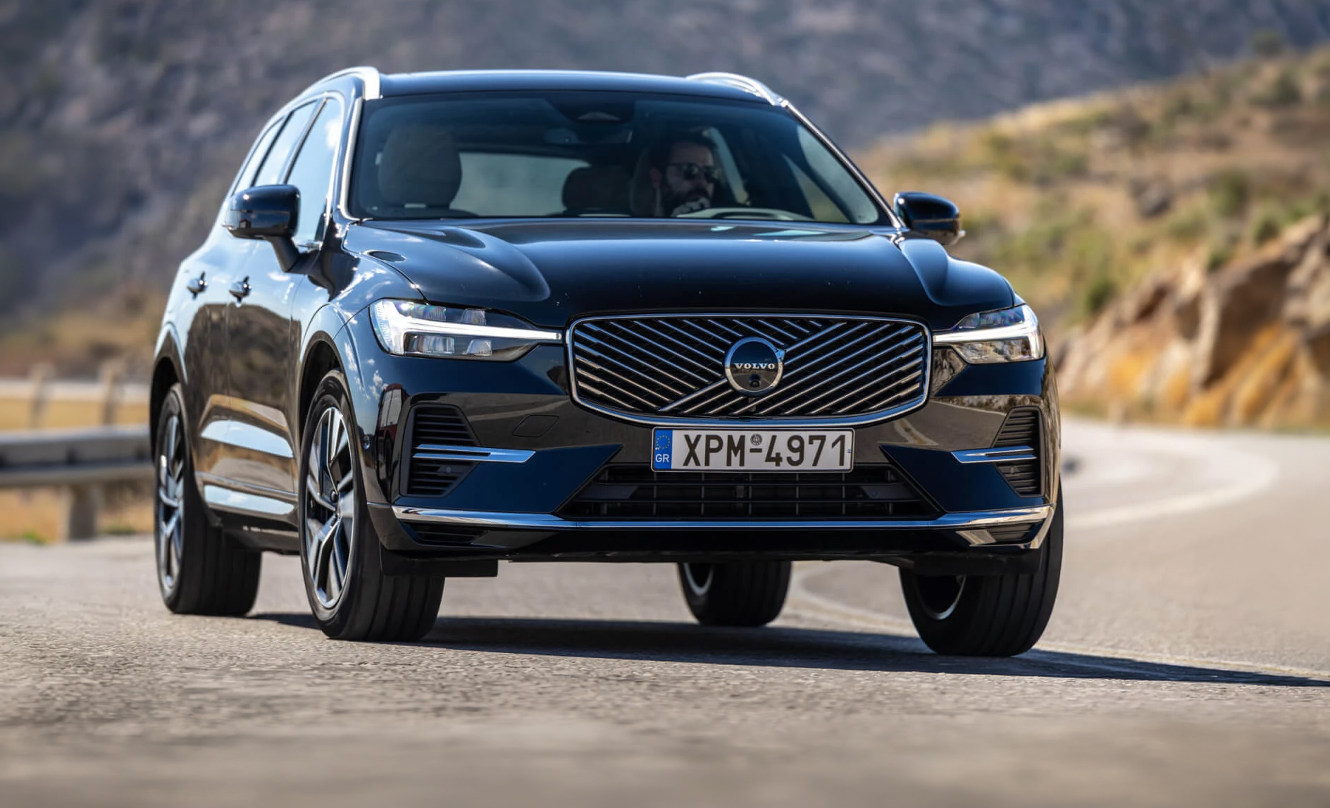 Το Volvo XC60 PHEV απογειώνει την ηλεκτρική του αυτονομία