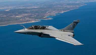 Γαλλικό μαχητικό Rafale κατέρριψε ουκρανικό drone – καμικάζι πάνω από τη Λετονία (βίντεο)