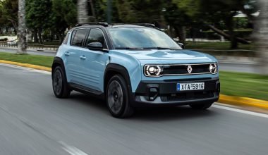Στην Αθηναϊκή Ριβιέρα με το νέο Renault 4 E-Tech – Και η τιμή του στην Ελλάδα