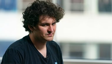Σαμ Μπάνκμαν-Φριντ: Γονυπετής στον Ν.Τραμπ ο πρώην κροίσος των κρυπτονομισμάτων – «Πρόεδρε δώσε μου χάρη»