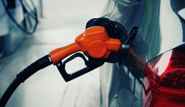Εσύ βάζεις το πρωί βενζίνη; – Δες γιατί πρέπει να κάνεις ανεφοδιασμό μόνο το βράδυ (βίντεο)