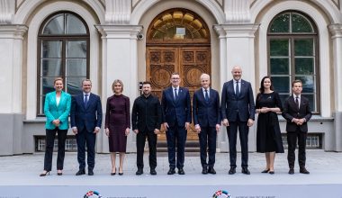 Σκανδιναβοί φωτογραφήθηκαν  με τον Ζελένσκι και ζήτησαν  την Ουκρανία σε ΕΕ και ΝΑΤΟ «το συντομότερο δυνατό»!