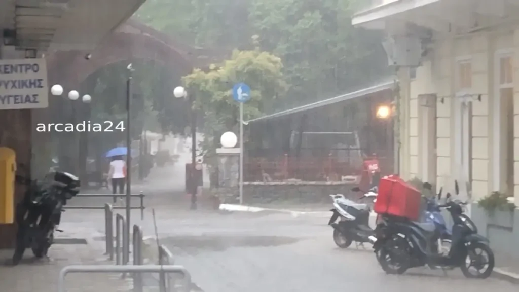 Βροχές και καταιγίδες στην Τρίπολη Αρκαδίας μέσα στον Ιούνιο – Δείτε βίντεο