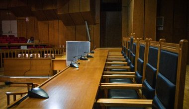 Ποινή ισόβιας κάθειρξης στον συνταξιούχο αστυνομικό που είχε σκοτώσει τον 95χρονο πατέρα του