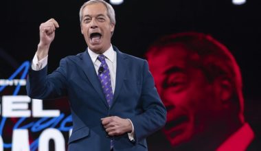 Διευκρινίσεις της Τράπεζας της Αγγλίας για τον Ν.Φάρατζ: «Ποτέ δεν κλώτσησε τον διοικητή μας – Είναι Al βίντεο»