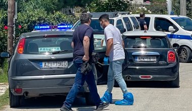 Νέα στοιχεία για το διπλό φονικό στο Αίγιο: Ο 65χρονος έπλυνε ρούχα πριν ειδοποιήσει τους γείτονες