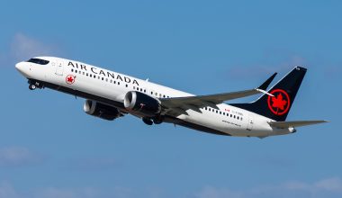 Πρώην πιλότος της Air Canada κατηγορείται ότι επί 17 χρόνια πετούσε με πλαστή άδεια