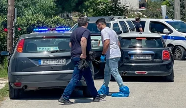 «Κηλίδες αίματος εντοπίστηκαν στα ρούχα του 65χρονου»: H ανακοίνωση της ΕΛ.ΑΣ. για τη διπλή δολοφονία στο Αίγιο