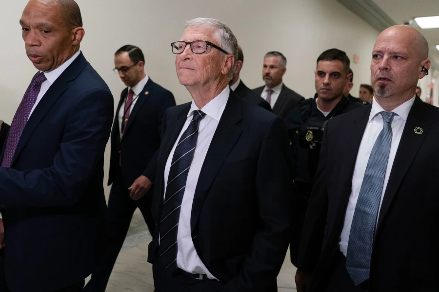Μπιλ Γκέιτς για Τ.Έπσταϊν: «Ήθελε σχέσεις μαζί μου – Με εκβίαζε γιατί απατούσα την σύζυγό μου»
