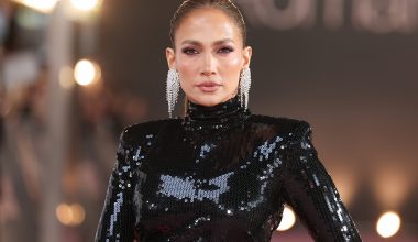 Αισιόδοξη για το μέλλον η Τζένιφερ Λόπεζ: «Κάπου εκεί έξω είναι ο μεγαλύτερός μου έρωτας – Το νιώθω…» (βίντεο)