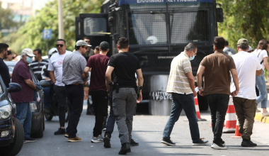 Νέα στοιχεία για το κύκλωμα στις Πολεοδομίες: Έπαιρναν χρήματα ακόμα και μέσα σε κουτιά γλυκών!